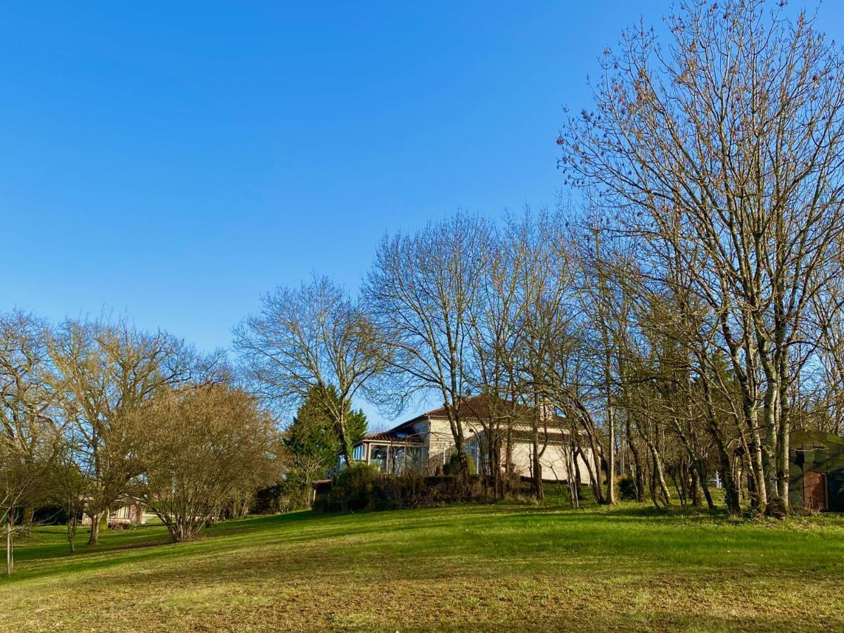 Le Petit Bleu Chambre D'Hotes Bourg-de-Visa Exterior foto