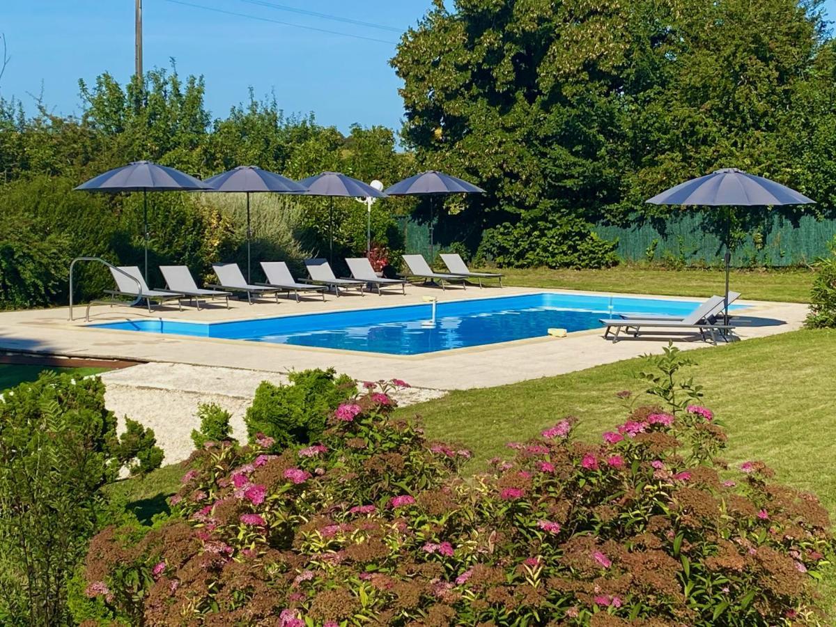 Le Petit Bleu Chambre D'Hotes Bourg-de-Visa Exterior foto